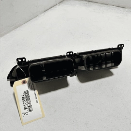 2018-2019-2020 TOYOTA CAMRY SE DASH DASHBOARD CENTER OUTER AIR VENT GRILLE OEM