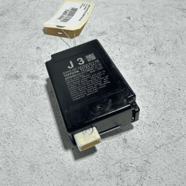 TOYOTA CAMRY 2018-2023 KEYLESS ENTRY TPMS RECEIVER CONTROL MODULE UNIT OEM