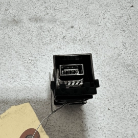 TOYOTA CAMRY 2019-2022 DASH DASHBOARD USB PORT MEDIA HUB OEM