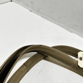 2007-2013 MERCEDES S550 W221 FRONT RIGHT OR LEFT DOOR BODY WEATHERSTRIP SEAL OEM
