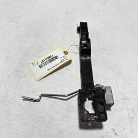 HONDA PILOT 2016-2022 FRONT DRIVER SIDE EXTERIOR DOOR HANDLE BASE BRACKET OEM HONDA PILOT 2016-2022 FRONT DRIVER SIDE EXTERIOR DOOR HANDLE BASE BRACKET OEM