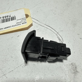 2018-2019-2020 TOYOTA CAMRY SE Center Dash Emergency Hazard Warning Switch OEM