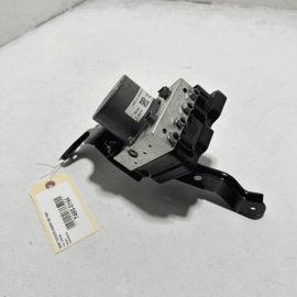 TOYOTA CAMRY 2018-2020 ABS ANTI LOCK BRAKE PUMP MODULE UNIT W/ MOUNT BRACKET OEM