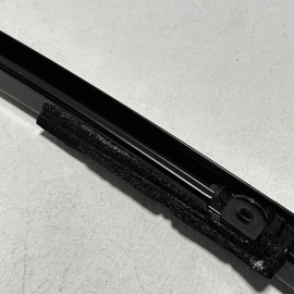 HONDA PILOT 16-22 FRONT PASSENGER SIDE DOOR WINDOW GLASS SASH CHANNEL GUIDE OEM