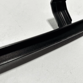 HONDA PILOT 16-22 FRONT PASSENGER SIDE DOOR WINDOW GLASS SASH CHANNEL GUIDE OEM