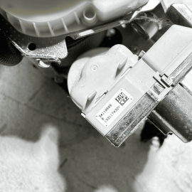 2007-2013 MERCEDES S550 W221 FRONT LEFT DRIVER SIDE SEAT BELT RETRACTOR OEM