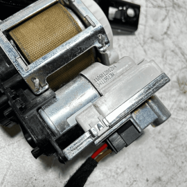 2007-2013 MERCEDES S550 W221 FRONT LEFT DRIVER SIDE SEAT BELT RETRACTOR OEM