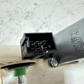 2007-2013 MERCEDES S550 W221 REAR LEFT SIDE DOOR WINDOW REGULATOR MOTOR OEM 2007-2013 MERCEDES S550 W221 REAR LEFT SIDE DOOR WINDOW REGULATOR MOTOR OEM