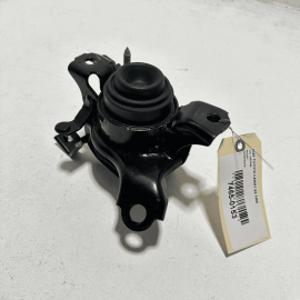 2018-2024 TOYOTA CAMRY SE ENGINE MOTOR RIGHT SIDE MOUNT BRACKET SUPPORT OEM