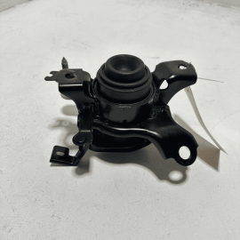 2018-2024 TOYOTA CAMRY SE ENGINE MOTOR RIGHT SIDE MOUNT BRACKET SUPPORT OEM