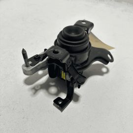 2018-2024 TOYOTA CAMRY SE ENGINE MOTOR RIGHT SIDE MOUNT BRACKET SUPPORT OEM