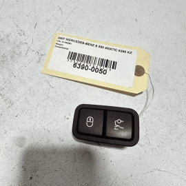 2007-2017 MERCEDES S550 W221 REAR TRUNK DECK LID RELEASE OPEN SWITCH OEM 2007-2017 MERCEDES S550 W221 REAR TRUNK DECK LID RELEASE OPEN SWITCH OEM