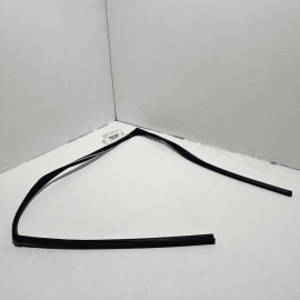 ACURA TLX 2015-2020 FRONT LEFT DRIVER SIDE DOOR WINDOW GLASS RUN CHANNEL OEM