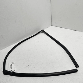 2015-2020 ACURA TLX FRONT RIGHT PASSENGER SIDE DOOR WINDOW GLASS RUN CHANNEL OEM