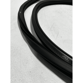 Front Right Side Door Body Weatherstrip Seal Volkswagen Taos 2022-2023 OEM