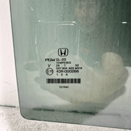 2016-2018 HONDA PILOT REAR RIGHT PASSENGER SIDE DOOR WINDOW GLASS OEM