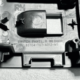 2016-22 HONDA PILOT REAR PASSENGER SIDE DOOR ARMREST CUP HOLDER SWITCH BEZEL OEM