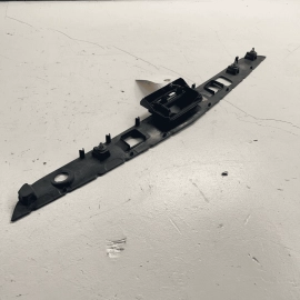 2010-2012 MERCEDES W212 E350 REAR TAILGATE TRUNK LID HANDLE TRIM COVER OEM 2010-2012 MERCEDES W212 E350 REAR TAILGATE TRUNK LID HANDLE TRIM COVER OEM