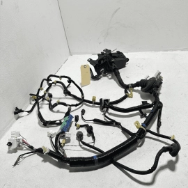 2017 - 2018 ACURA MDX 3.5L ENGINE ROOM DRIVER SIDE WIRE HARNESS W/FUSE BOX OEM 2017 - 2018 ACURA MDX 3.5L ENGINE ROOM DRIVER SIDE WIRE HARNESS W/FUSE BOX OEM