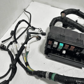 2017-2018 Acura MDX 3.5L Passenger Side Headlight Wiring Harness & Fuse Box OEM 2017-2018 Acura MDX 3.5L Passenger Side Headlight Wiring Harness & Fuse Box OEM