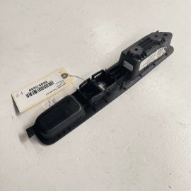 GMC TERRAIN 2018-2023 REAR PASSENGER DOOR WINDOW SWITCH BEZEL TRIM PLATE OE