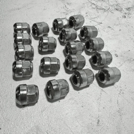 2018 HONDA PILOT EX-L / RIGHT SIDE WHEEL RIM LUG BOLT NUT OEM SET OF 19