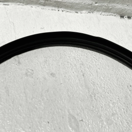 MERCEDES S550 2007-2013 FRONT LEFT DRIVER SIDE DOOR UPPER WEATHERSTRIP SEAL OEM