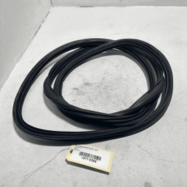 2016-2021 HONDA PILOT LIFTGATE BACK DOOR TAILGATE BODY WEATHERSTRIP SEAL OEM
