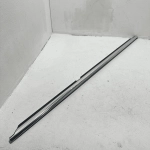 MERCEDES S550 W221 2007-13 FRONT PASSENGER DOOR WINDOW MOLDING WEATHERSTRIP OEM