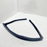 MERCEDES W221 S550 07-13 REAR PASSENGER DOOR WINDOW GLASS RUN CHANNEL SEAL OEM
