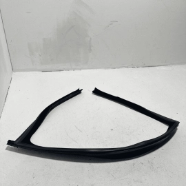 MERCEDES W221 S550 07-13 REAR PASSENGER DOOR WINDOW GLASS RUN CHANNEL SEAL OEM