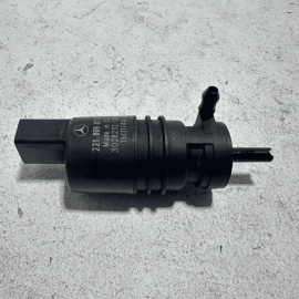 2010 - 2013 MERCEDES-BENZ S550 FRONT WINDSHIELD WASHER PUMP OEM