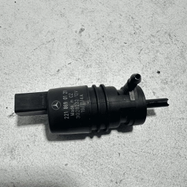 2010 - 2013 MERCEDES-BENZ S550 FRONT WINDSHIELD WASHER PUMP OEM