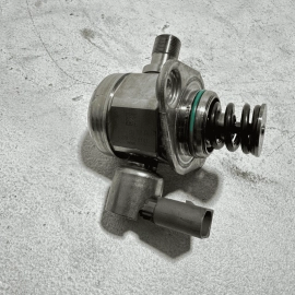 Mercedes W221 S550 Left Driver Side High Pressure Fuel Pump OEM 2012 - 2013