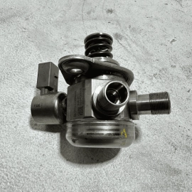 Mercedes W221 S550 Left Driver Side High Pressure Fuel Pump OEM 2012 - 2013