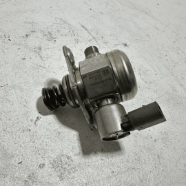Mercedes W221 S550 Right Passenger Side High Pressure Fuel Pump OEM 2012 - 2013