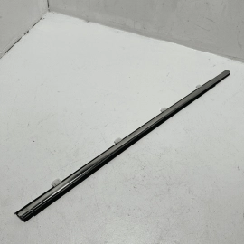 2016-2022 HONDA PILOT FRONT RIGHT PASSENGER SIDE DOOR WINDOW BELT MOLDING OEM