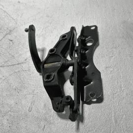 2007-2013 MERCEDES S550 W221 FRONT RIGHT PASSENGER SIDE HOOD HINGE BRACKET OEM