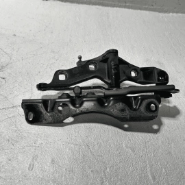 2007-2013 MERCEDES S550 W221 FRONT RIGHT PASSENGER SIDE HOOD HINGE BRACKET OEM