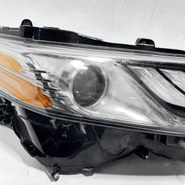 DEFECT! 2019-2020 TOYOTA CAMRY XSE RIGHT PASSENGER SIDE HEADLIGHT LAMP LIGHT OEM