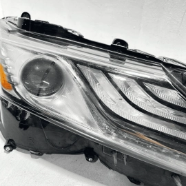 DEFECT! 2019-2020 TOYOTA CAMRY XSE RIGHT PASSENGER SIDE HEADLIGHT LAMP LIGHT OEM