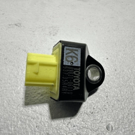 2018 - 2024 TOYOTA CAMRY REAR LEFT OR RIGHT IMPACT CRASH SENSOR OEM 1 PCS 2018 - 2024 TOYOTA CAMRY REAR LEFT OR RIGHT IMPACT CRASH SENSOR OEM 1 PCS