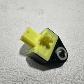 2018 - 2024 TOYOTA CAMRY REAR LEFT OR RIGHT IMPACT CRASH SENSOR OEM 1 PCS 2018 - 2024 TOYOTA CAMRY REAR LEFT OR RIGHT IMPACT CRASH SENSOR OEM 1 PCS