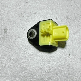 2018-2022 TOYOTA CAMRY REAR CENTER LEFT OR RIGHT SIDE IMPACT CRASH SENSOR OEM 2018-2022 TOYOTA CAMRY REAR CENTER LEFT OR RIGHT SIDE IMPACT CRASH SENSOR OEM