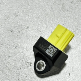 2018-2022 TOYOTA CAMRY FRONT LEFT OR RIGHT SIDE IMPACT CRASH SENSOR 1PCS OEM