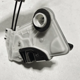 TOYOTA CAMRY 2018 - 2024 FRONT RIGHT PASSENGER SIDE DOOR LOCK LATCH ACTUATOR OEM