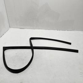 Toyota Camry 18-24 Front Passenger Glass Window Run Channel Weatherstrip Seal