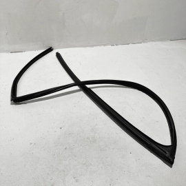 Toyota Camry 18-24 Front Passenger Glass Window Run Channel Weatherstrip Seal