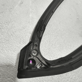 HONDA PILOT 2016-2022 FRONT LEFT DRIVER SIDE DOOR OUTER WEATHERSTRIP SEAL OEM