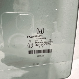 2016-2018 HONDA PILOT EX-L REAR LEFT SIDE DOOR WINDOW GLASS OEM